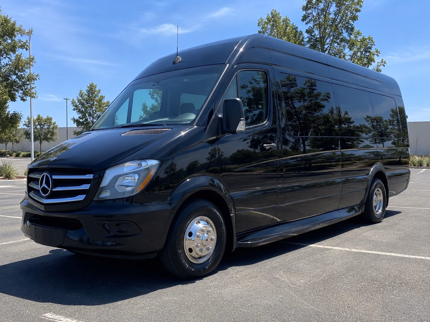 find the perfect transportation for your next airport transfer 1