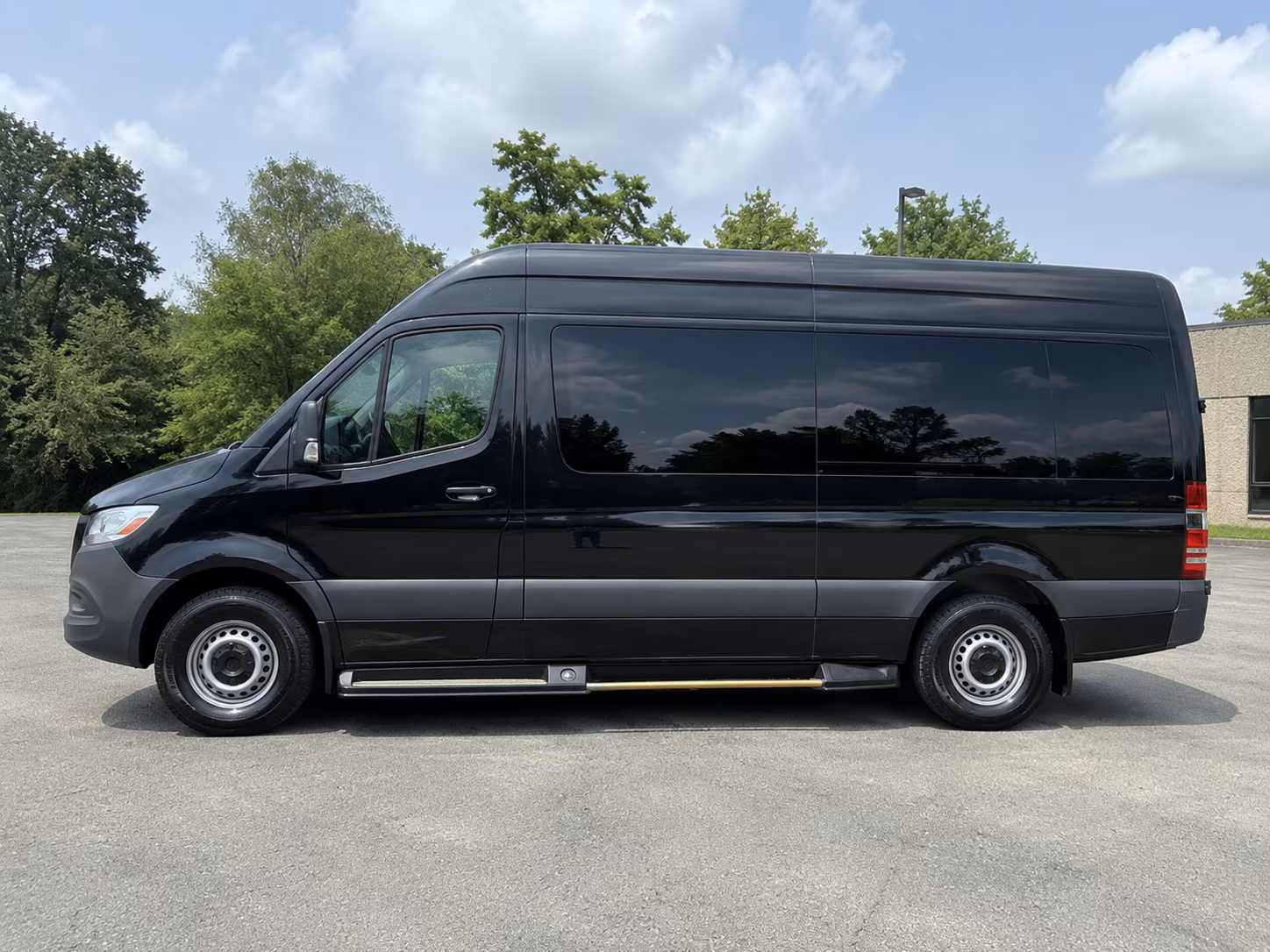 garland 15 passenger sprinter van